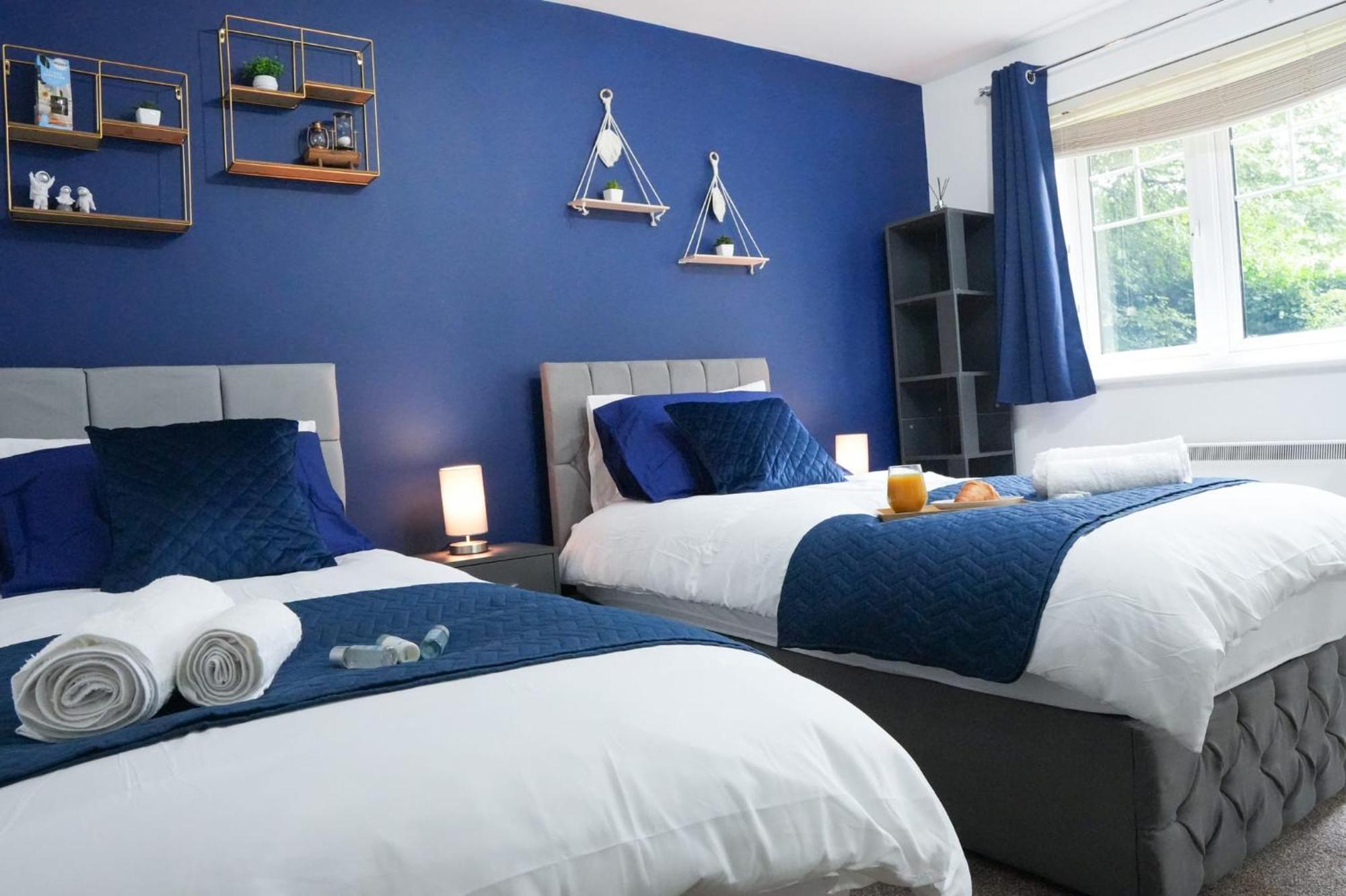 Whole 2-Bed Apartment - Contractors, Professionals, Ulez Free, Free Parking, B'Ham City 10Mins Birmingham Exterior foto